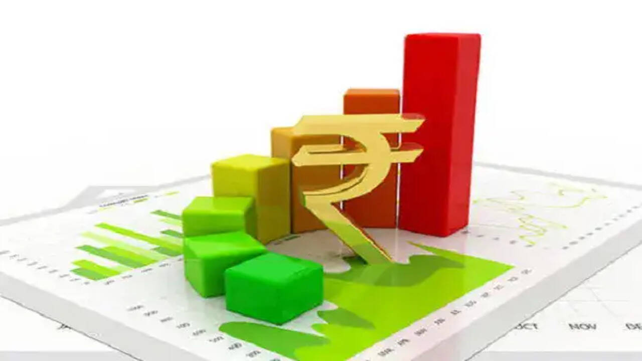 भारत की आर्थिक स्थिति में सुधार: कच्चे तेल की कीमतों में गिरावट का प्रभाव