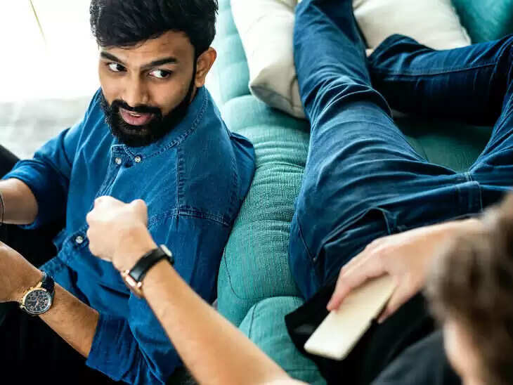 प्यार और दोस्ती के बीच संतुलन कैसे बनाएं: जानें आसान तरीके