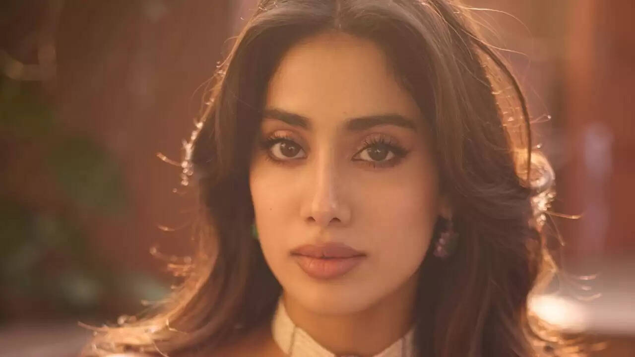 बांग्लादेश में हिंदू युवक की हत्या पर जाह्नवी कपूर और अन्य सेलेब्स का आक्रोश