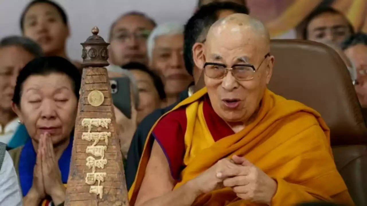 चीन की तीखी प्रतिक्रिया: मोदी ने दलाई लामा को दी शुभकामनाएं, क्या है मामला?