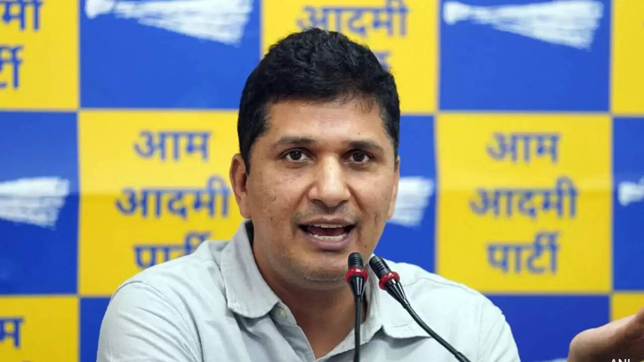 दिल्ली में दलित समाज के स्वामी हैदर दास मंदिर को तोड़ने की तैयारी, क्या है इसके पीछे की कहानी?
