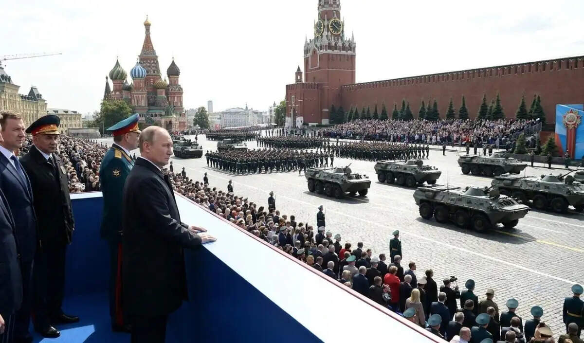 रूस में नाजी जर्मनी की हार की 81वीं वर्षगांठ पर सैन्य परेड में बदलाव