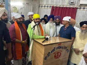 सीएम ने सिख समुदाय की मांगों को पूरा करने का आश्वासन दिया