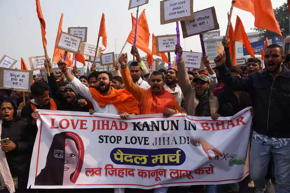उत्तराखंड में 'नकल जिहाद': पेपर लीक मामले में उठे सवाल