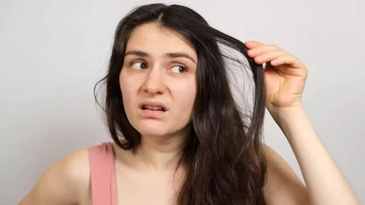 बारिश के मौसम में बालों की देखभाल के लिए DIY शैंपू बनाने के आसान तरीके