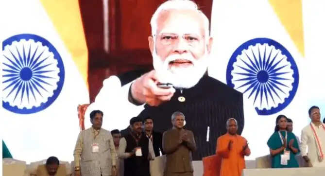 प्रधानमंत्री मोदी ने ग्रेटर नोएडा में सेमीकंडक्टर यूनिट का शिलान्यास किया