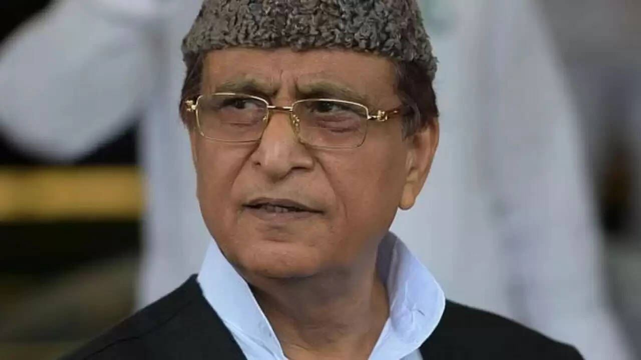 आजम खान का विवादित बयान: दीये जलाने वाले सब कुछ जला सकते हैं?