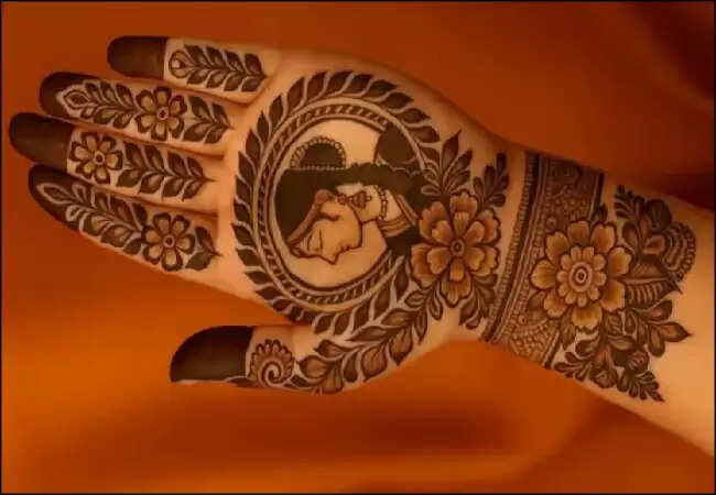 हरियाली तीज पर मेहंदी के खूबसूरत और आसान डिज़ाइन