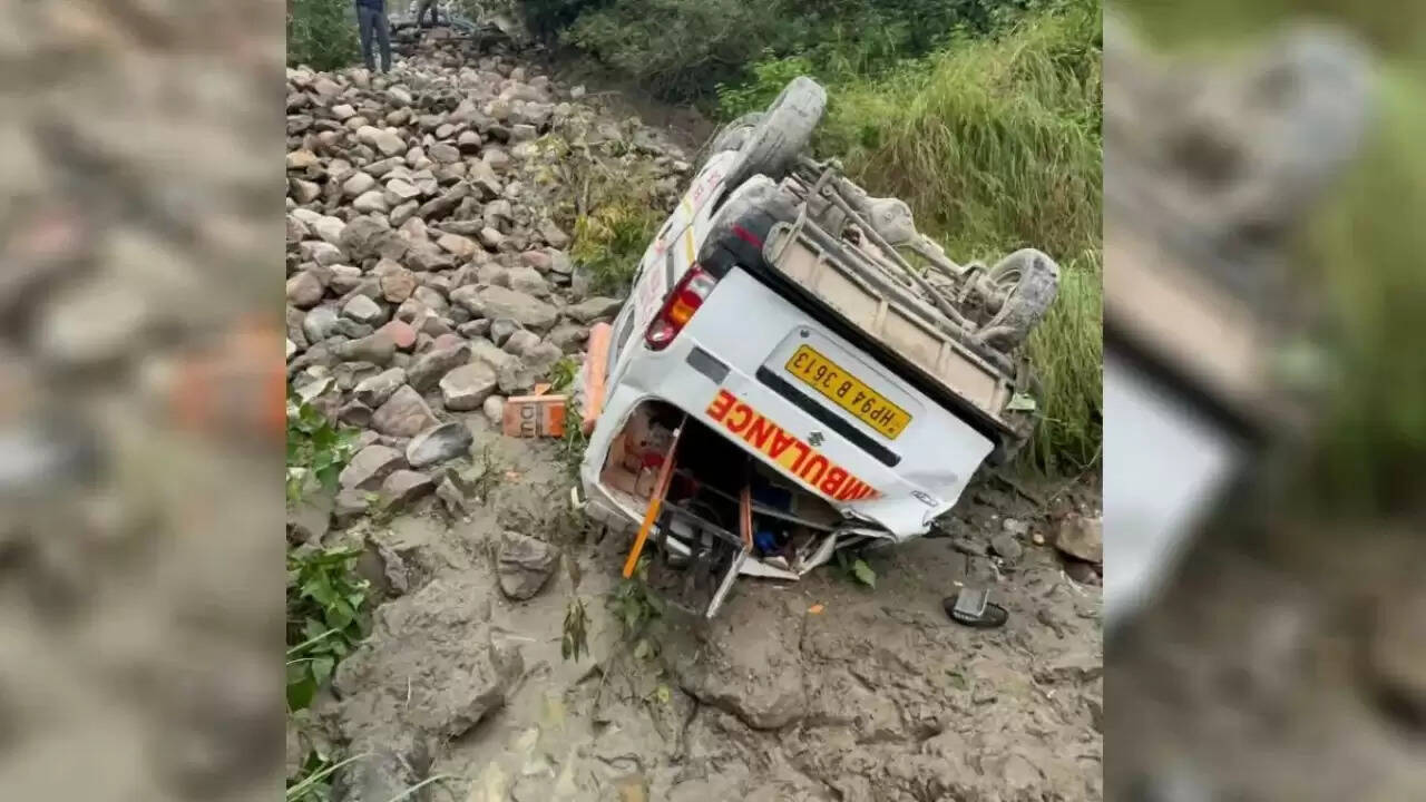 हिमाचल-पंजाब सीमा पर दर्दनाक सड़क हादसा: तीन की मौत, दो घायल