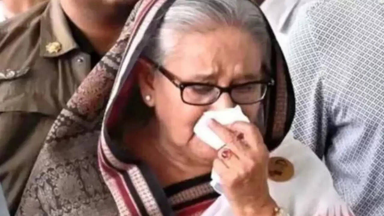 शेख हसीना की बांग्लादेश वापसी की इच्छा: लोकतंत्र की बहाली की शर्त