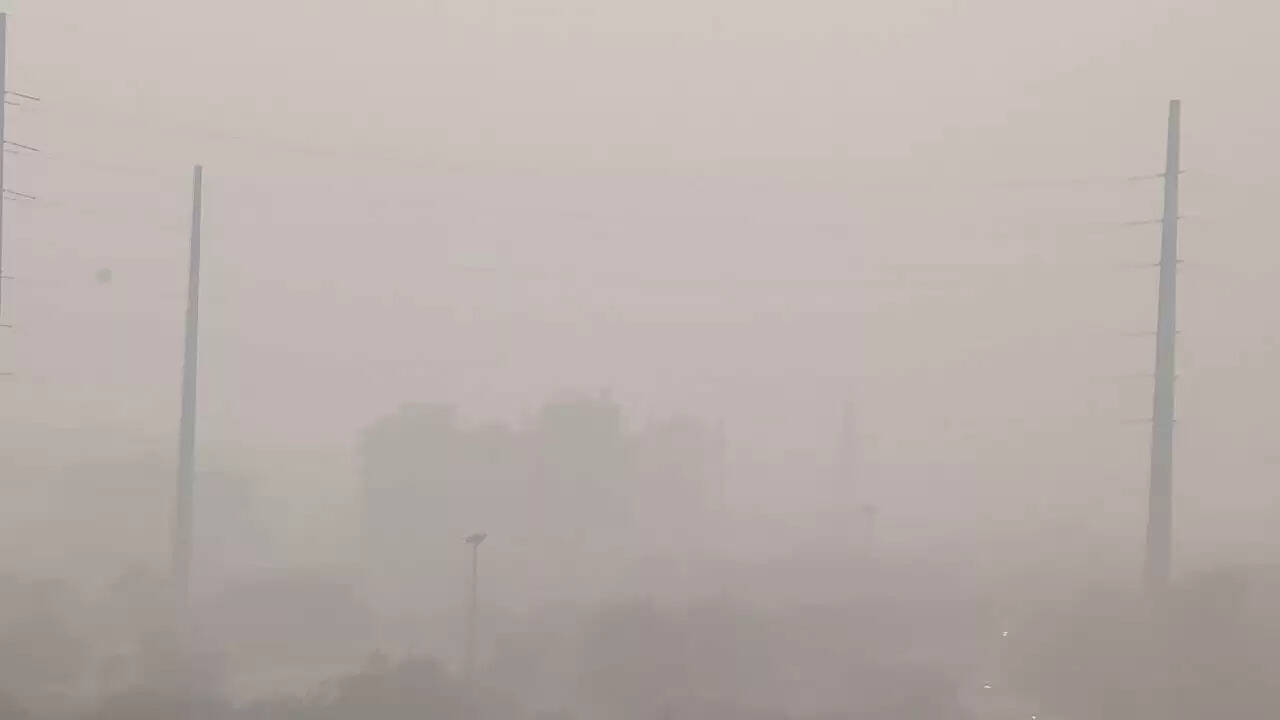 दिल्ली में वायु प्रदूषण की गंभीर स्थिति: स्कूलों के लिए नई गाइडलाइंस