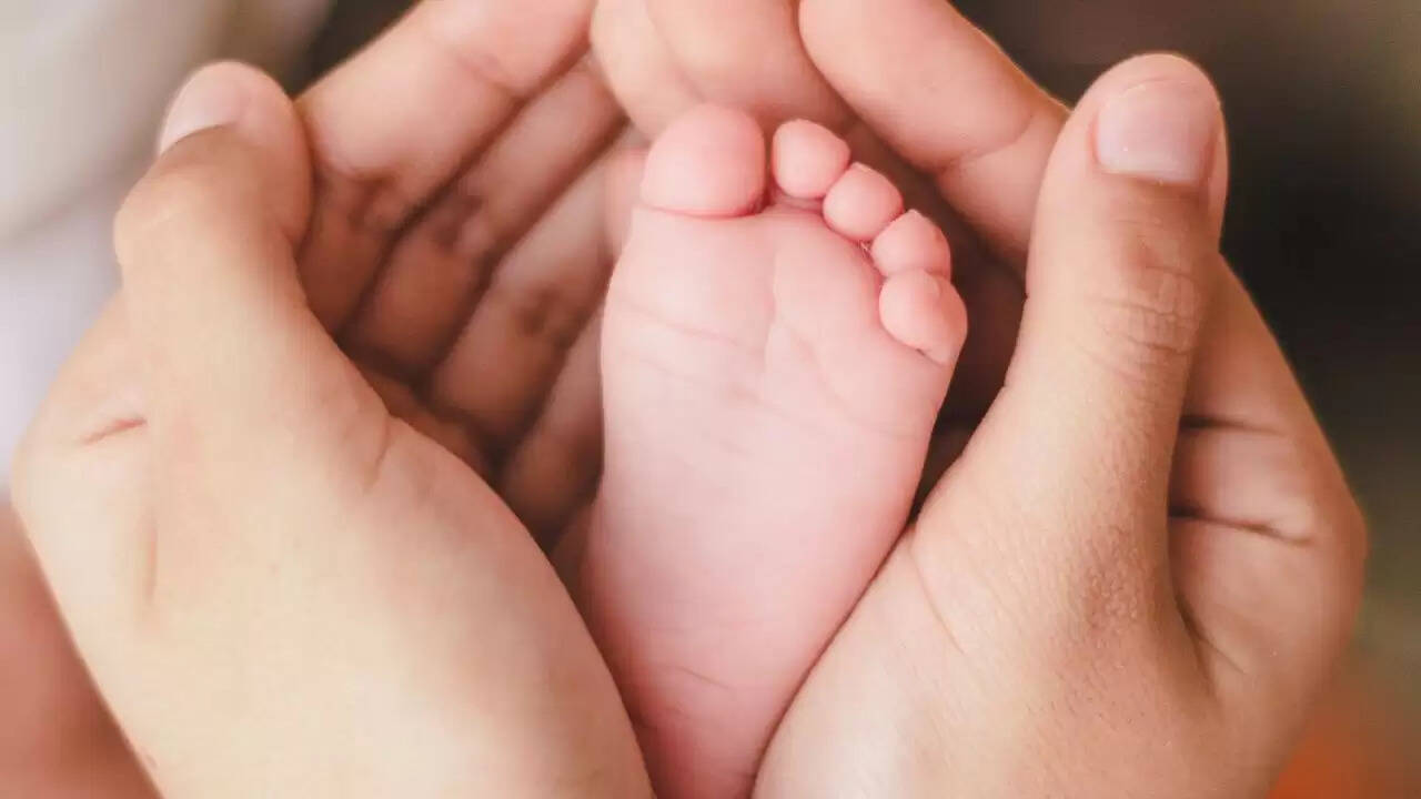 हैदराबाद में अवैध सरोगेसी रैकेट का खुलासा