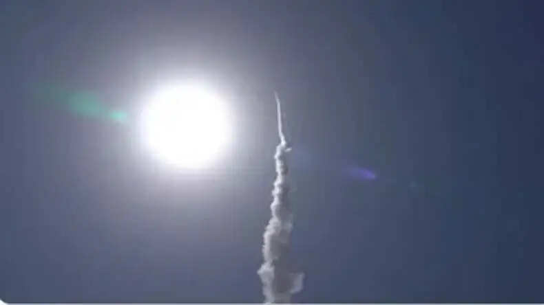 ईरान का इजराइल पर मिसाइल हमला: यूएई में भारतीय जहाज सुरक्षित