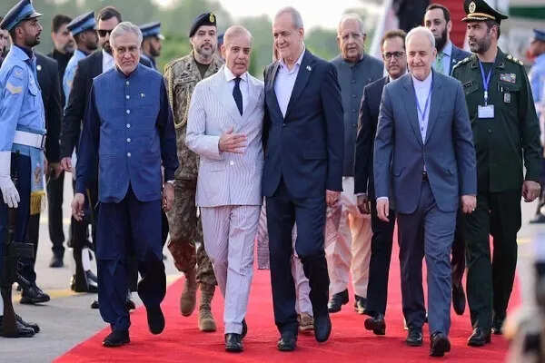 पाकिस्तान का ईरान के परमाणु कार्यक्रम का समर्थन, अमेरिका और इजरायल के साथ तनाव के बीच बड़ा बयान