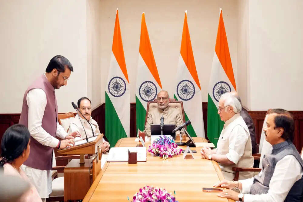 पार्थ पवार बने राज्यसभा के नए सदस्य, शपथ ग्रहण समारोह में शामिल हुए प्रमुख नेता