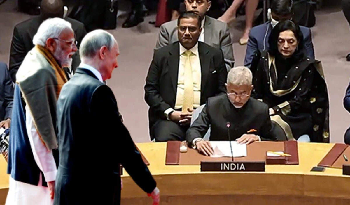 दिल्ली में पुतिन का स्वागत: भारत की कूटनीति में नया मोड़