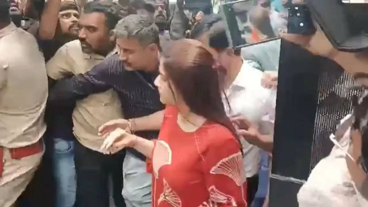 कन्नड़ फिल्म इंडस्ट्री में हड़कंप: पवित्रा गौड़ा की गिरफ्तारी