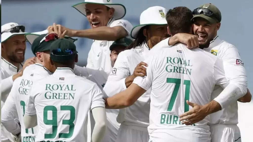 भारतीय क्रिकेट टीम के लिए टेस्ट सीरीज की 16 सदस्यीय टीम का ऐलान, CSK के दो खिलाड़ियों को मिला मौका