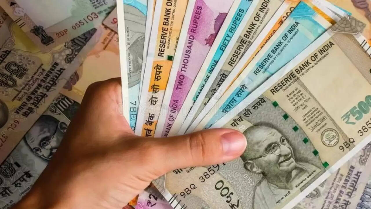 मध्य प्रदेश में दैनिक वेतन भोगी कर्मचारियों को बकाया वेतन जारी