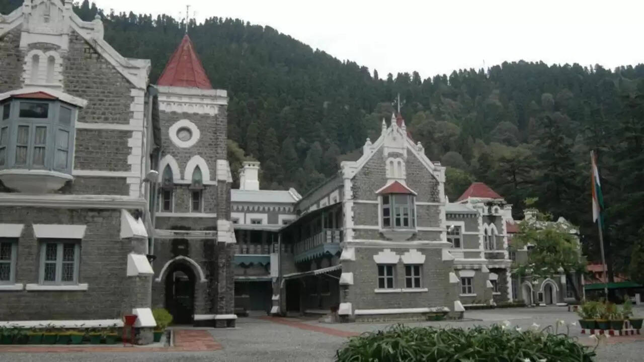 उत्तराखंड हाईकोर्ट का मदरसों के लिए नया आदेश: बिना पंजीकरण वाले संस्थानों पर कार्रवाई