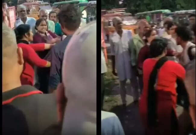 मेरठ में युवती ने मनचले को सरेआम थप्पड़ों से सिखाया सबक