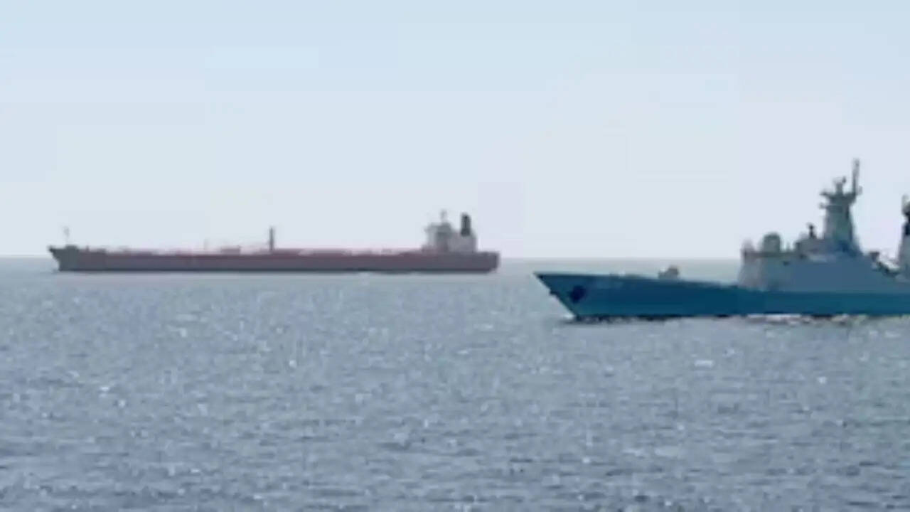 होर्मुज जलडमरूमध्य में बढ़ता तनाव: भारत के समुद्री व्यापार पर पड़ रहा है असर