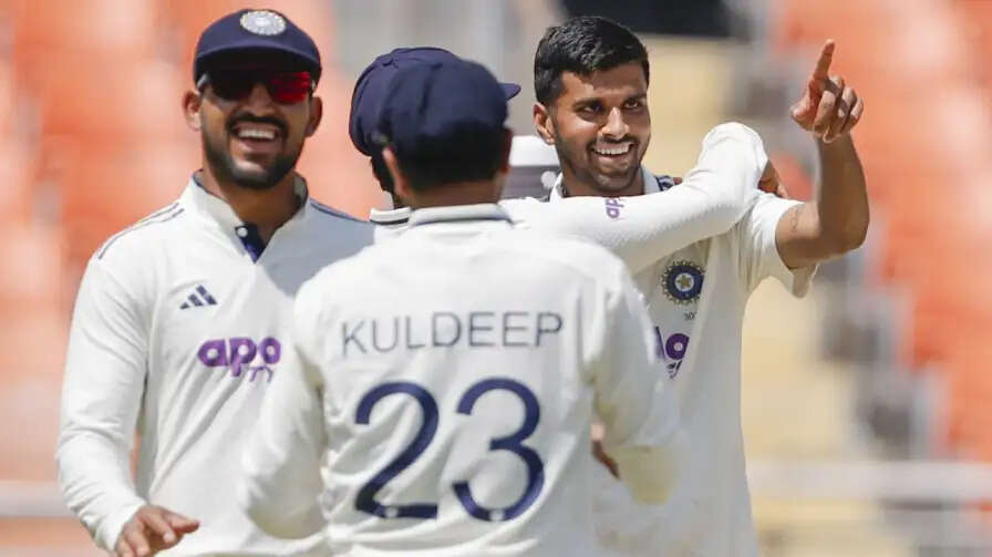 भारत ने अफगानिस्तान को टेस्ट में पारी और 300 रन से हराया