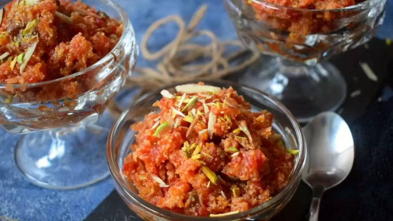 सर्दियों में गाजर का हलवा बनाने का आसान तरीका: बिना घिसे, झटपट तैयार करें!