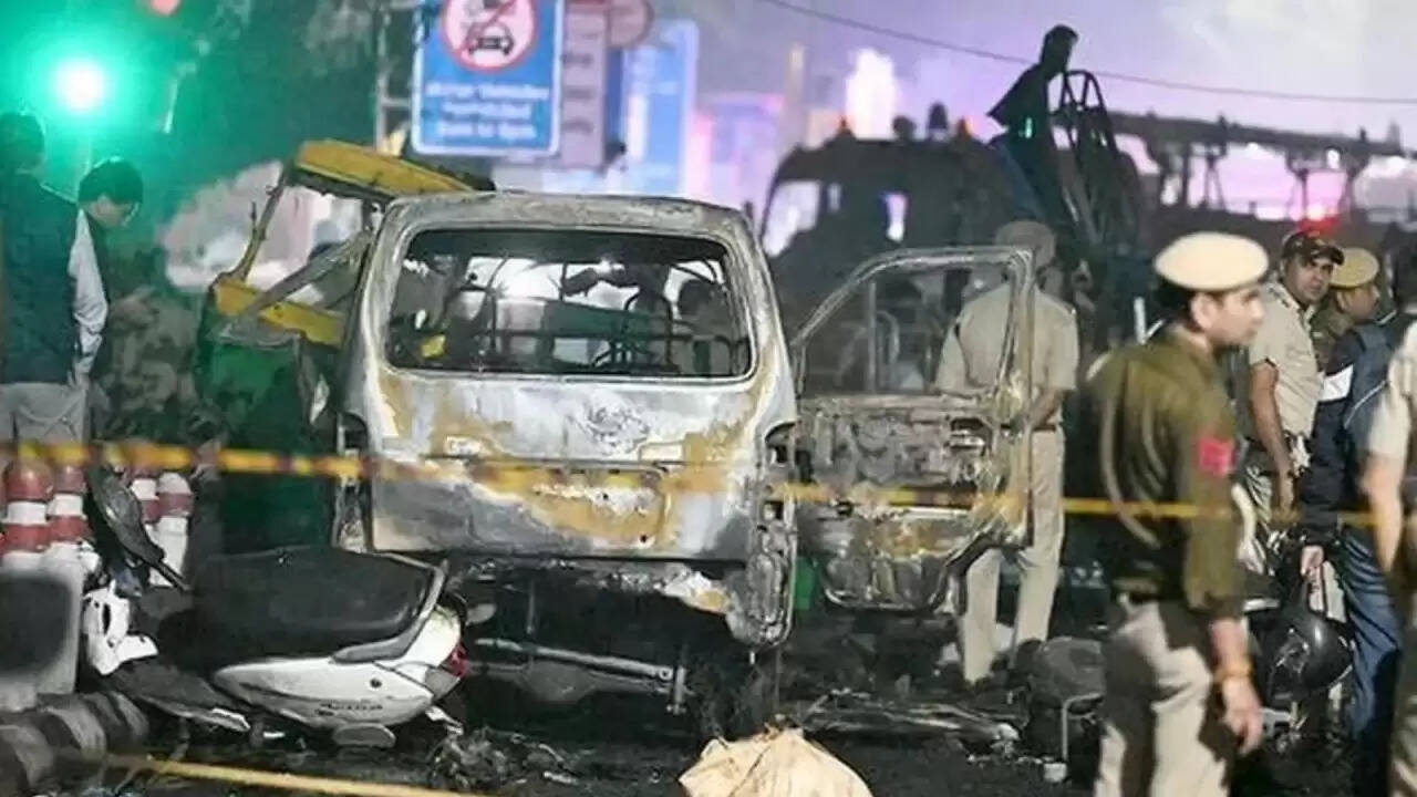 दिल्ली ब्लास्ट में शामिल डॉक्टरों का पंजीकरण रद्द, चिकित्सा पेशे से निष्कासित