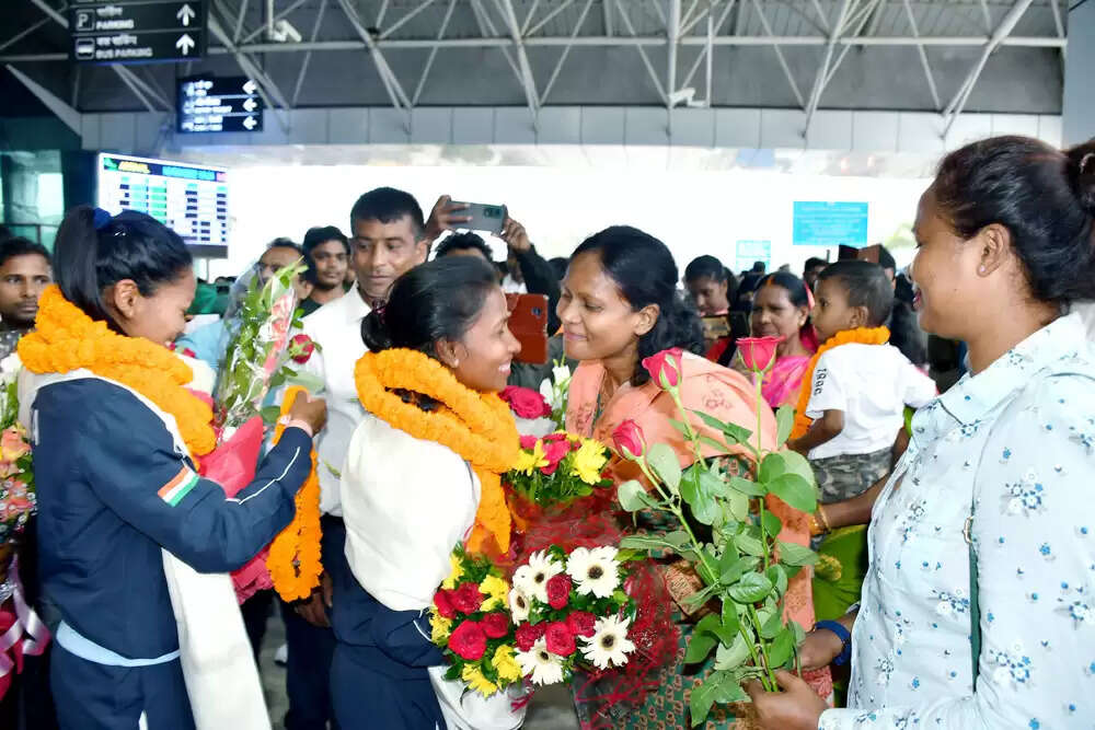 भारत ने इंग्लैंड को हराकर महिला टी20 श्रृंखला में बनाई अजेय बढ़त