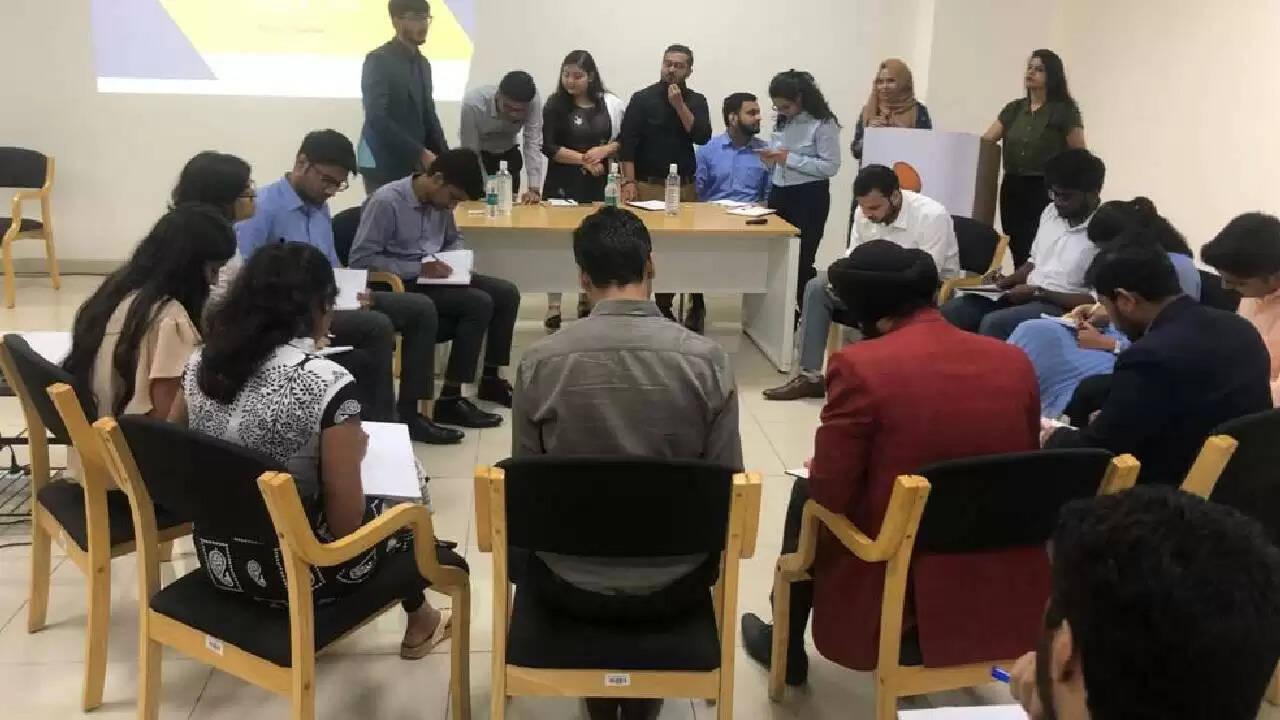 भारत में करियर काउंसलिंग की कमी: छात्रों की चुनौतियाँ और समाधान