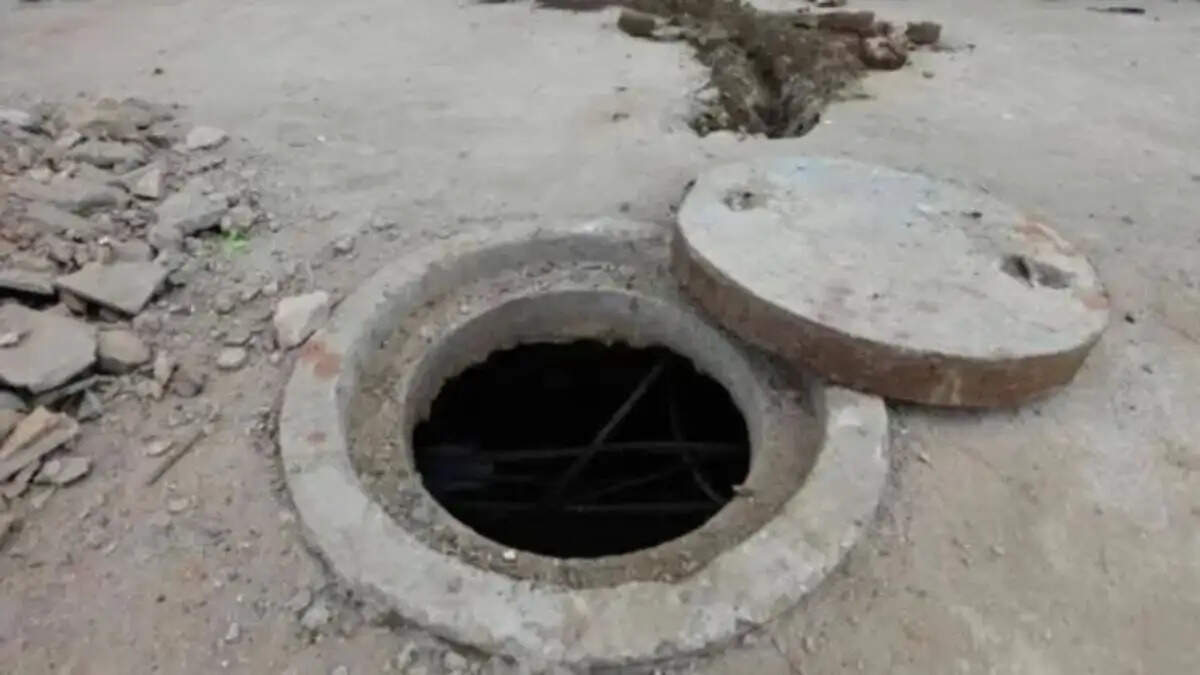 ओडिशा में सेप्टिक टैंक में दम घुटने से छह लोगों की मौत