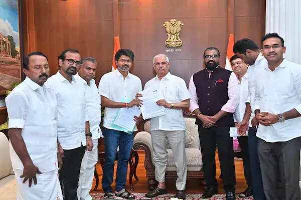 तमिलनाडु में नई सरकार का गठन: विजय की मुख्यमंत्री पद की शपथ की तैयारी