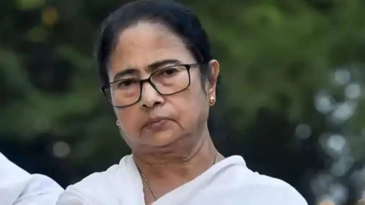 ममता बनर्जी का भाजपा पर हमला: बंगाल में जीत का दावा और चुनाव आयोग पर आरोप