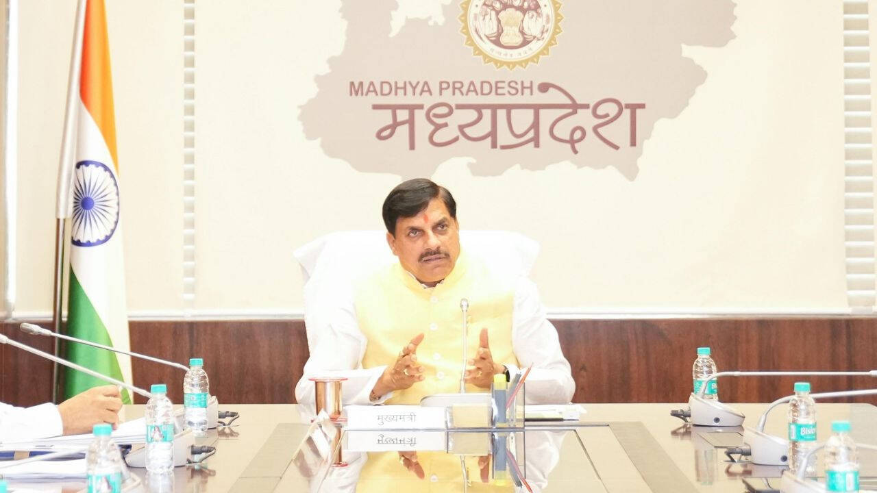 मध्य प्रदेश में मुख्यमंत्री ने सौभाग्य सिंह को कारण बताओ नोटिस जारी किया