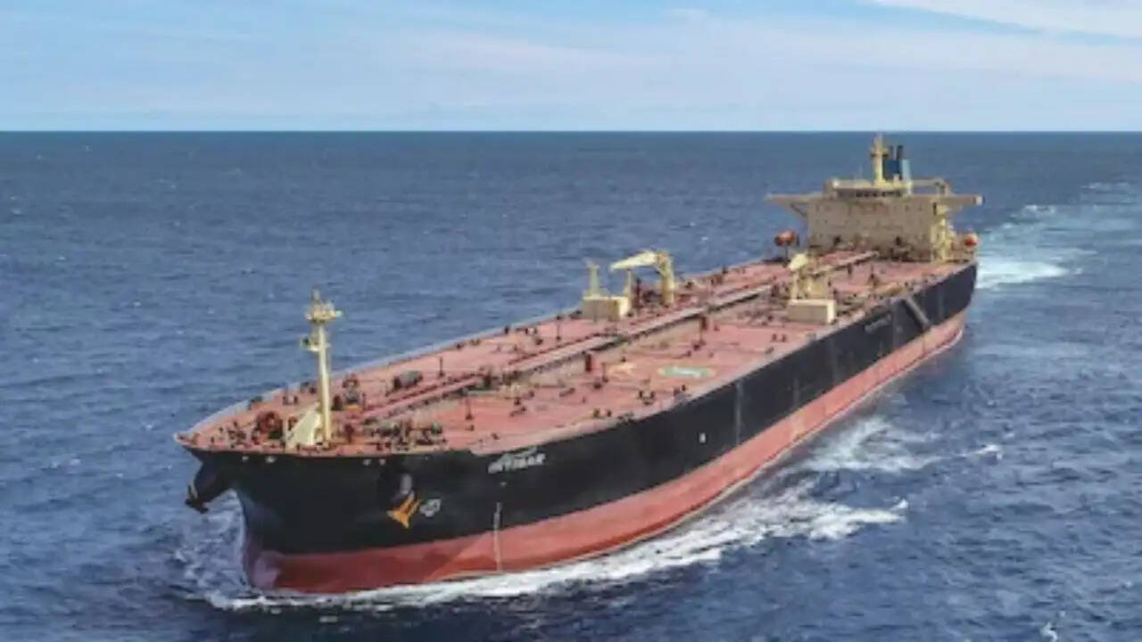 क्या ईरानी तेल का टैंकर भारत की बजाय चीन की ओर बढ़ रहा है? जानें पूरी कहानी