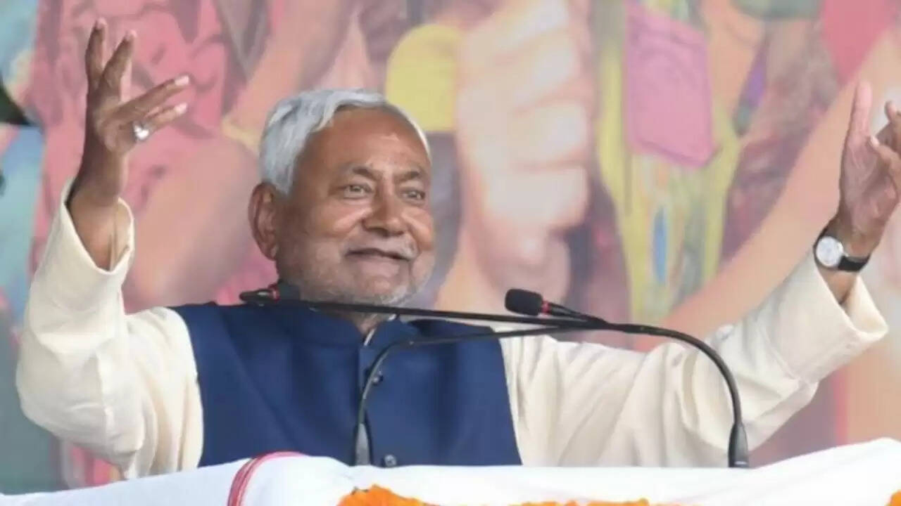 नीतीश कुमार का मुख्यमंत्री पद की शपथ: बिना विधायक बने कैसे संभव?