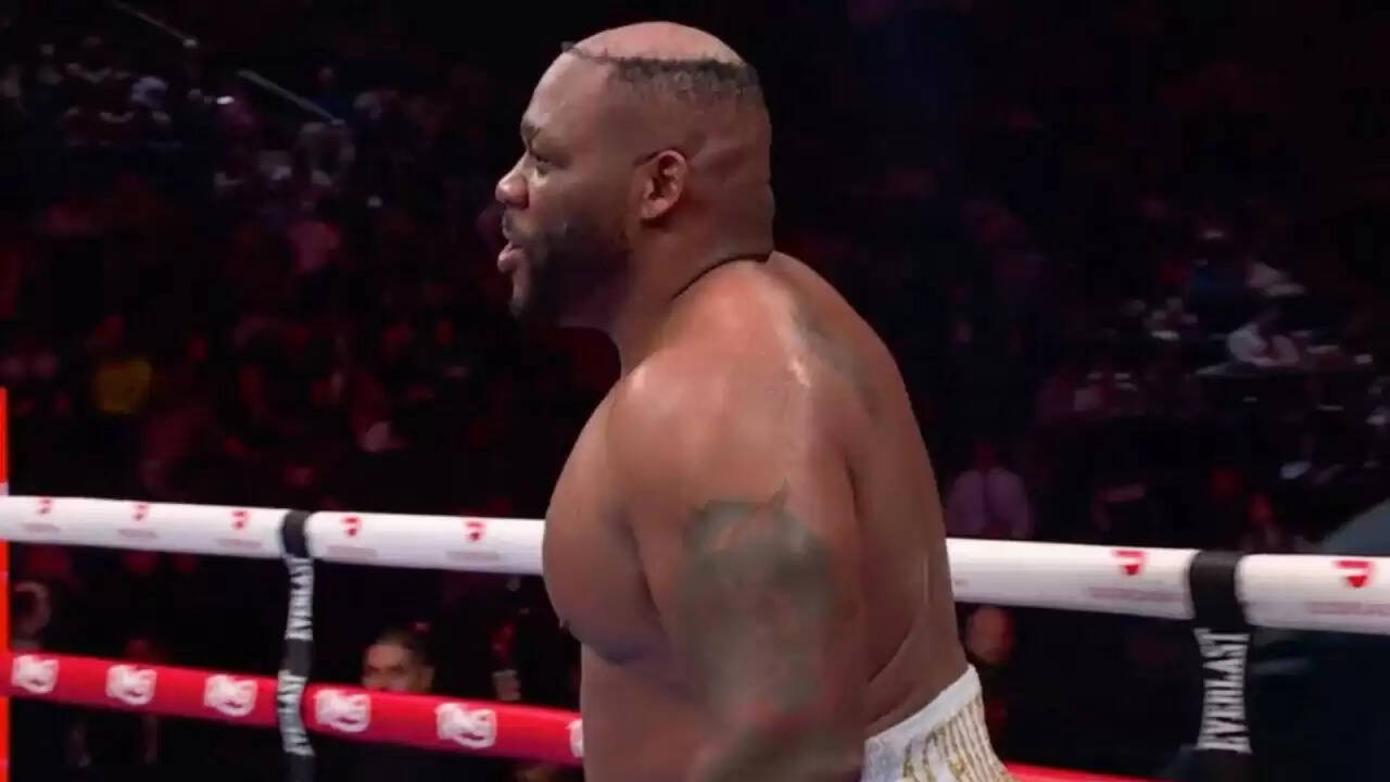 जैरेल मिलर की अनोखी जीत: फाइट के दौरान विग उड़ी, फिर भी जीते मुकाबला