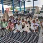 किसानों का धरना जारी: बाढड़ा अनाज मंडी में बीमा क्लेम मुआवजे की मांग