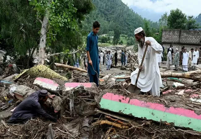 पाकिस्तान में बाढ़ से तबाही: 657 लोगों की मौत, हजारों घायल