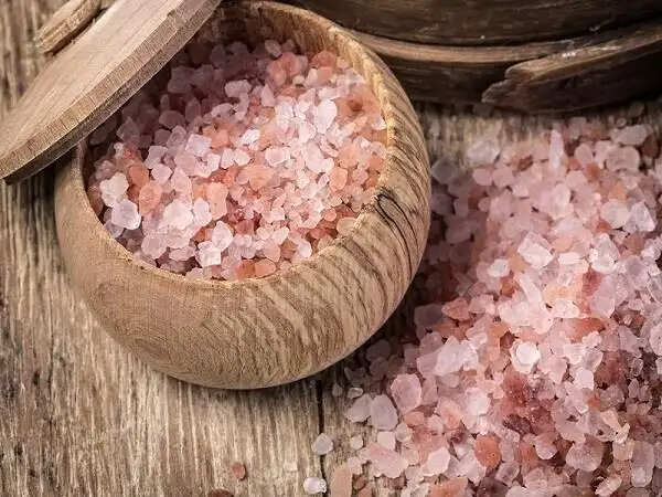 काला नमक: स्वास्थ्य के लिए अद्भुत लाभ और सावधानियाँ