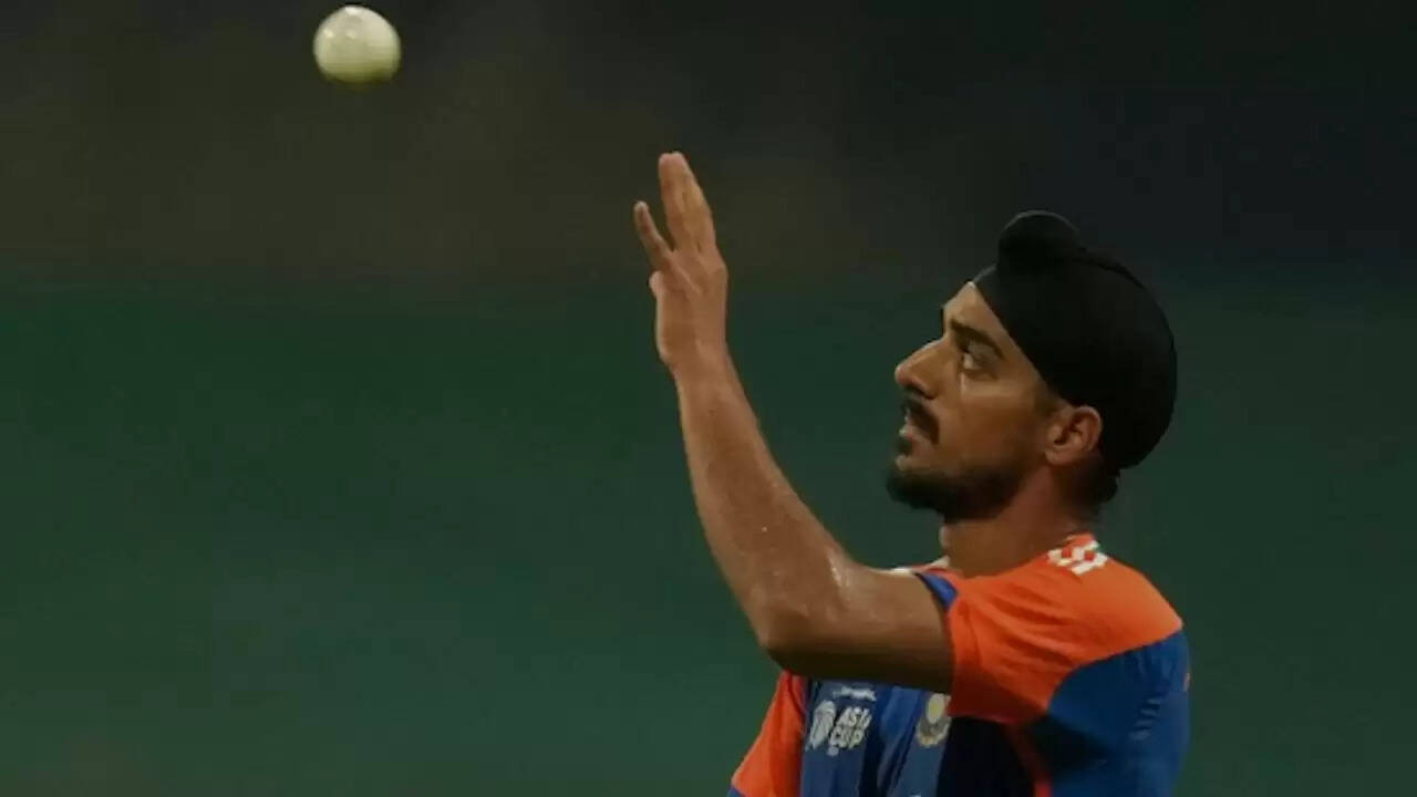Asia Cup 2025: भारत ने पाकिस्तान के खिलाफ अर्शदीप सिंह को किया बाहर, बुमराह की वापसी