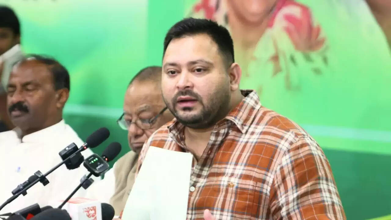 तेजस्वी यादव पर महिलाओं से पैसे वसूलने का आरोप: बिहार की राजनीति में नया विवाद