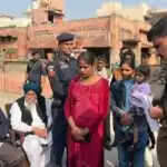 महिला पुलिस कर्मी की किन्नर से बदसलूकी पर सस्पेंशन का आदेश