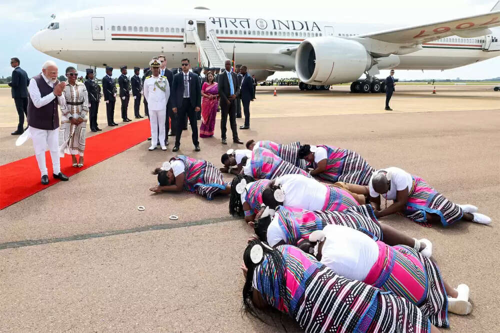 प्रधानमंत्री मोदी का जोहानिसबर्ग में जी-20 शिखर सम्मेलन में स्वागत