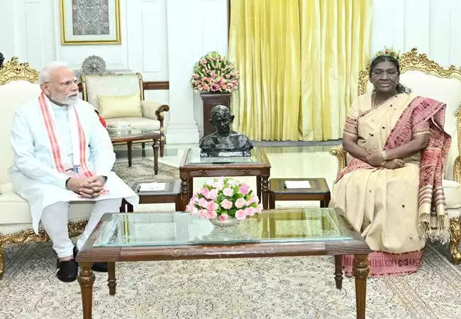 पीएम मोदी और राष्ट्रपति मुर्मू की महत्वपूर्ण बैठक: बिहार चुनाव पर चर्चा