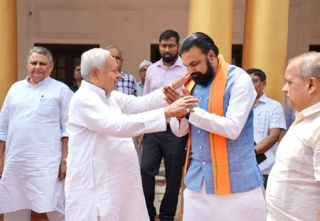 बिहार विधानसभा में एनडीए सरकार का फ्लोर टेस्ट आज, विश्वास मत के लिए तैयार