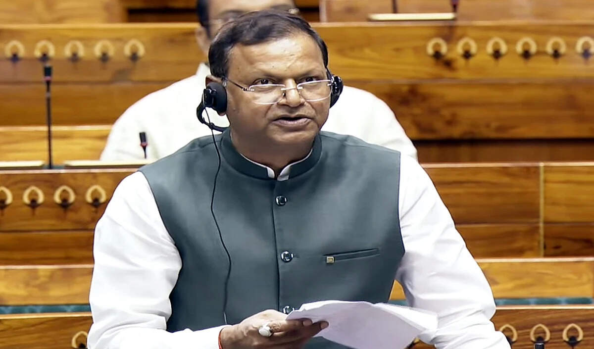 सरकारी कर्मचारियों के लिए 8वें केंद्रीय वेतन आयोग का गठन, सुझाव मांगे गए