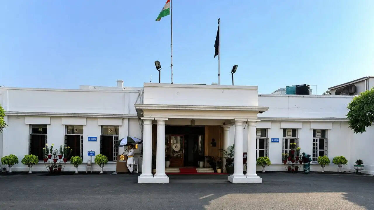 दिल्ली हाईकोर्ट ने जिमखाना क्लब के अधिग्रहण पर केंद्र सरकार को नोटिस जारी किया
