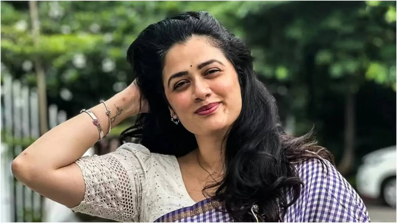 गिरिजा ओक की वायरल तस्वीरों पर AI मॉर्फिंग का विवाद